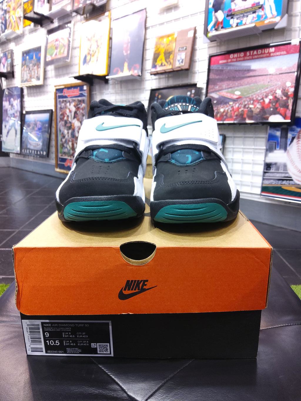 Nike Air Diamond Turf Emerald Size 9 Men's shoes