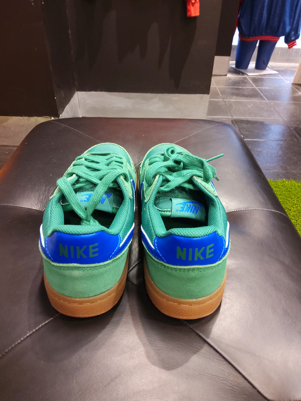 Nike field general hyper royal size 6y