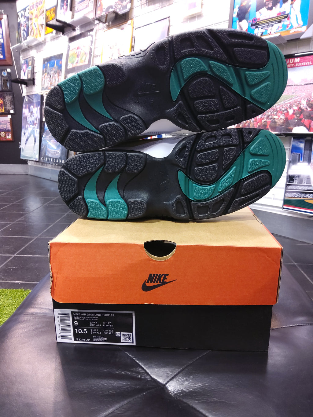 Nike Air Diamond Turf Emerald Size 9 Men's shoes