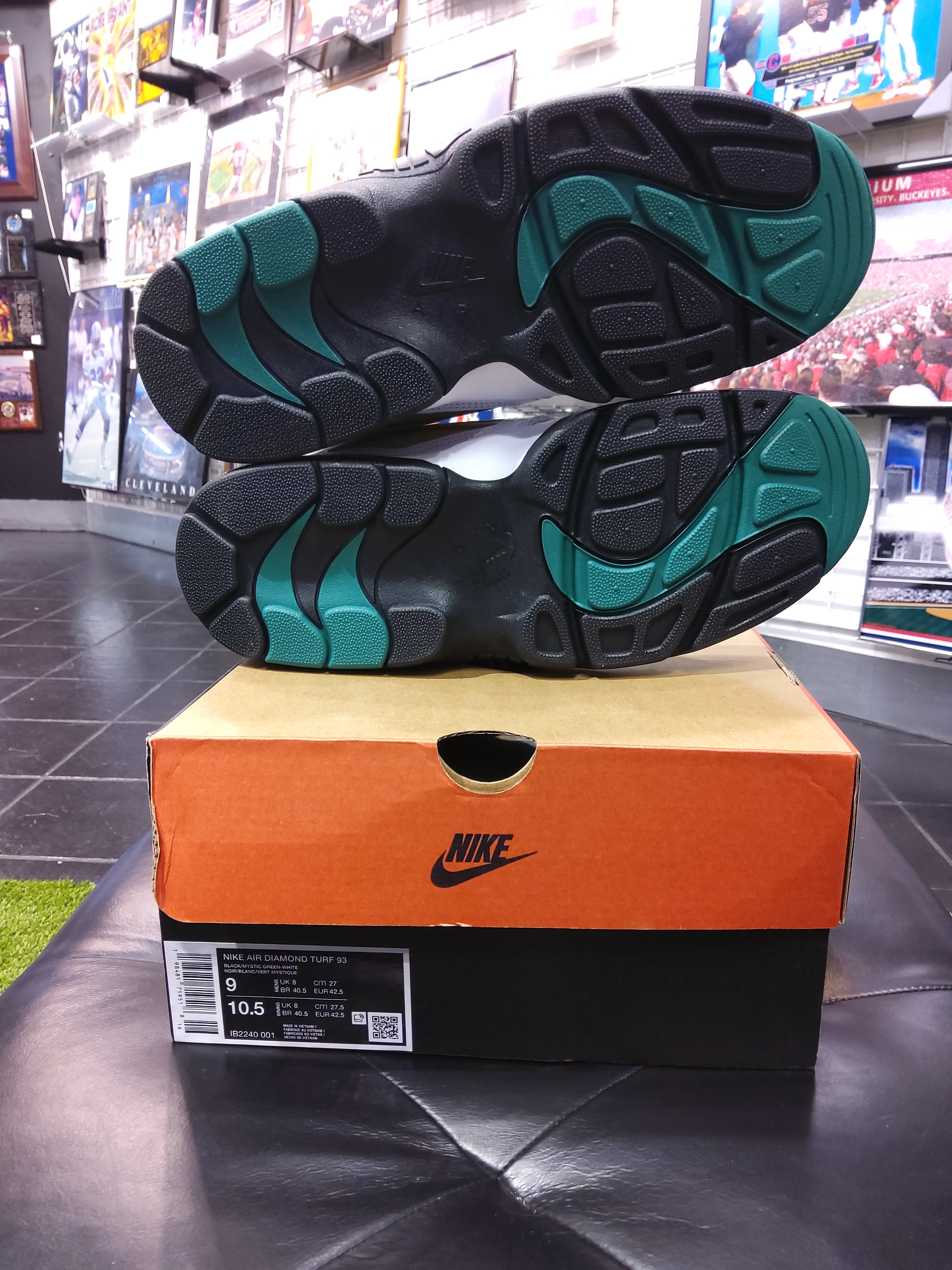 Nike Air Diamond Turf Emerald Size 9 Men's shoes