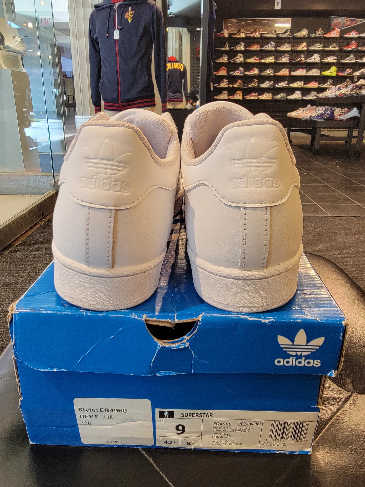 Adidas Superstar Triple White size 9