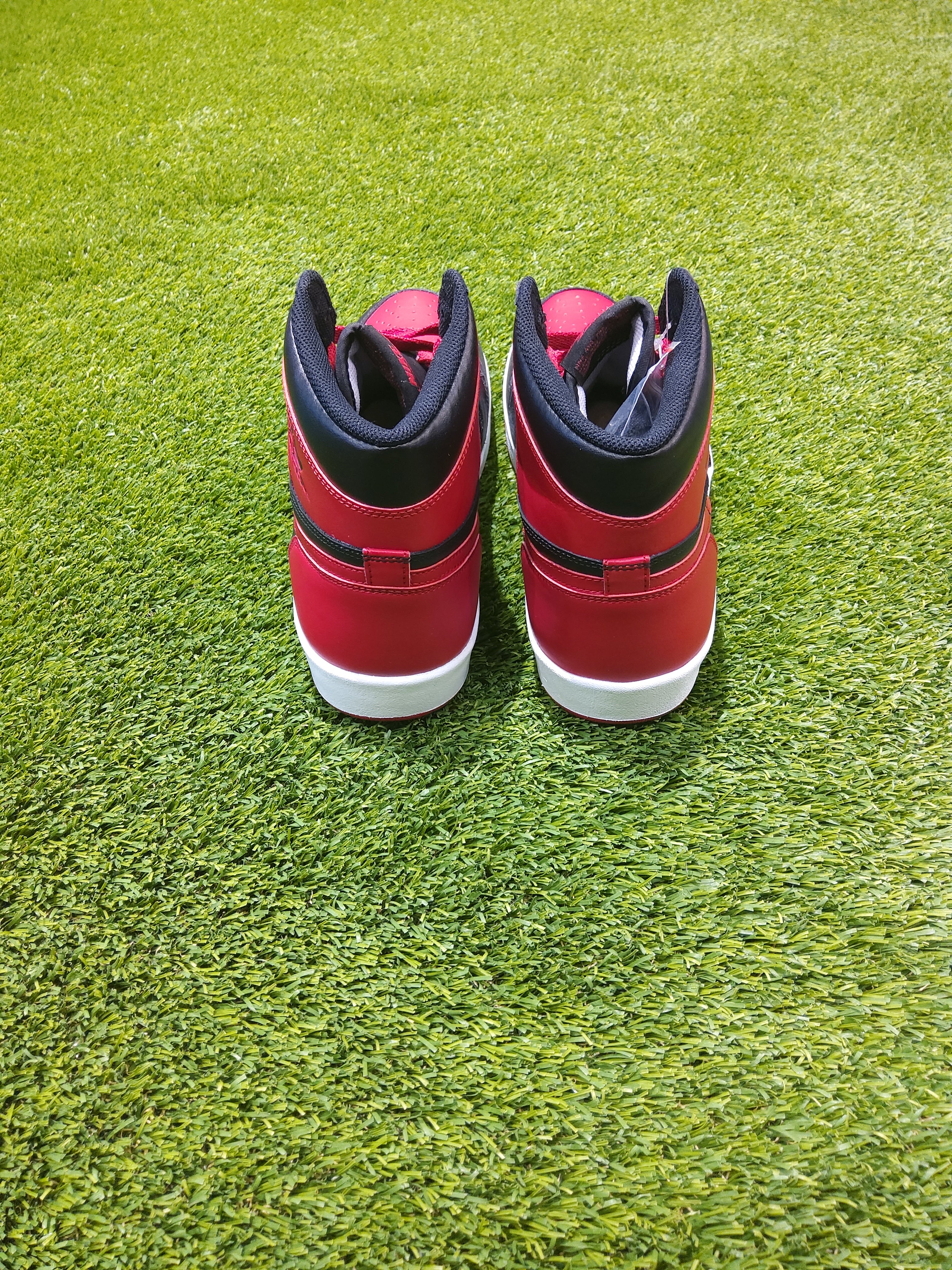 Jordan 1.5 return bred size 12 shoe