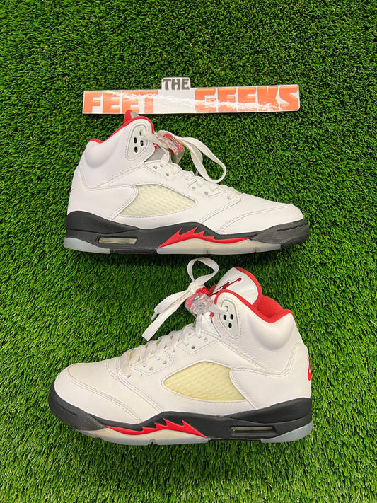 Air Jordan 5 Retro Fire Red size 6y gs shoes