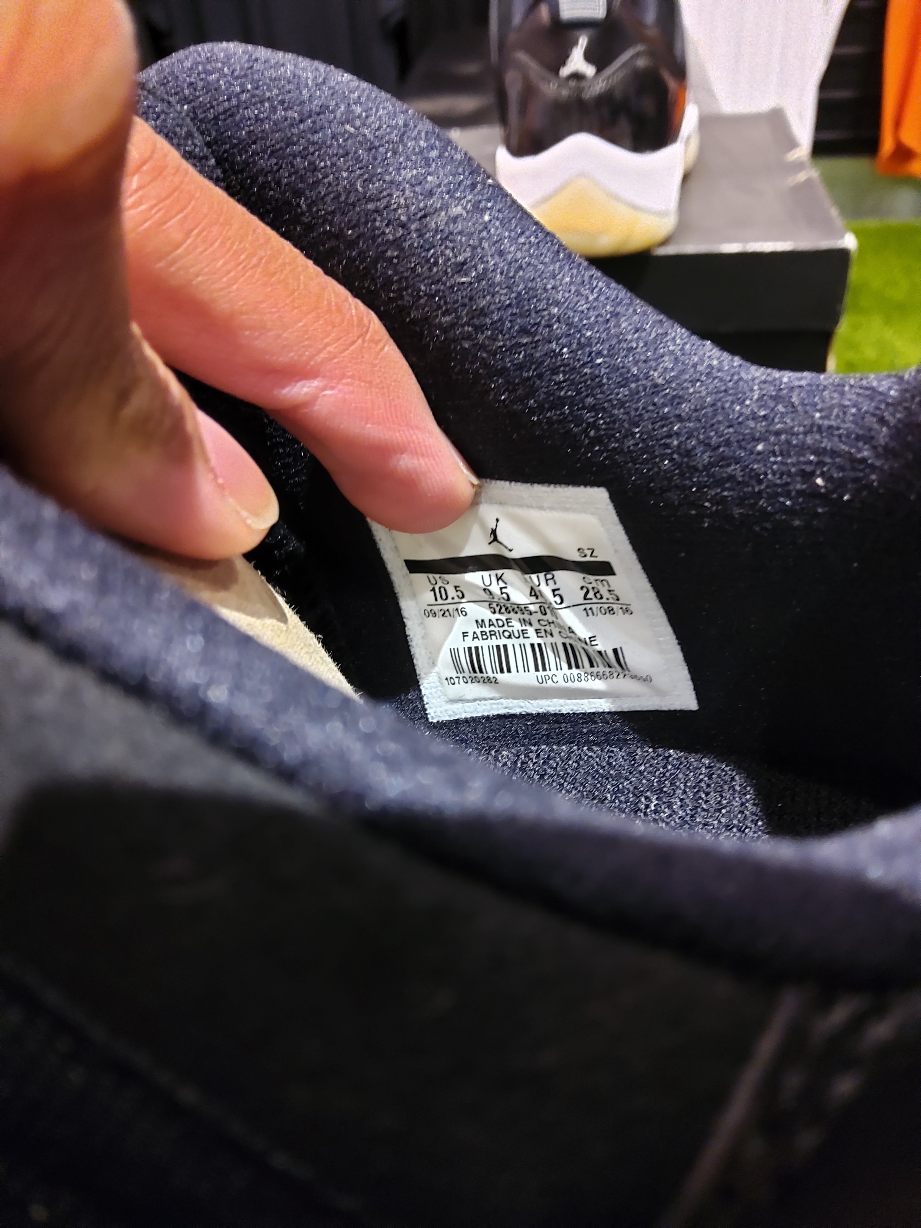 Air Jordan 11 Low Baron Size 10.5 Men's Shoes