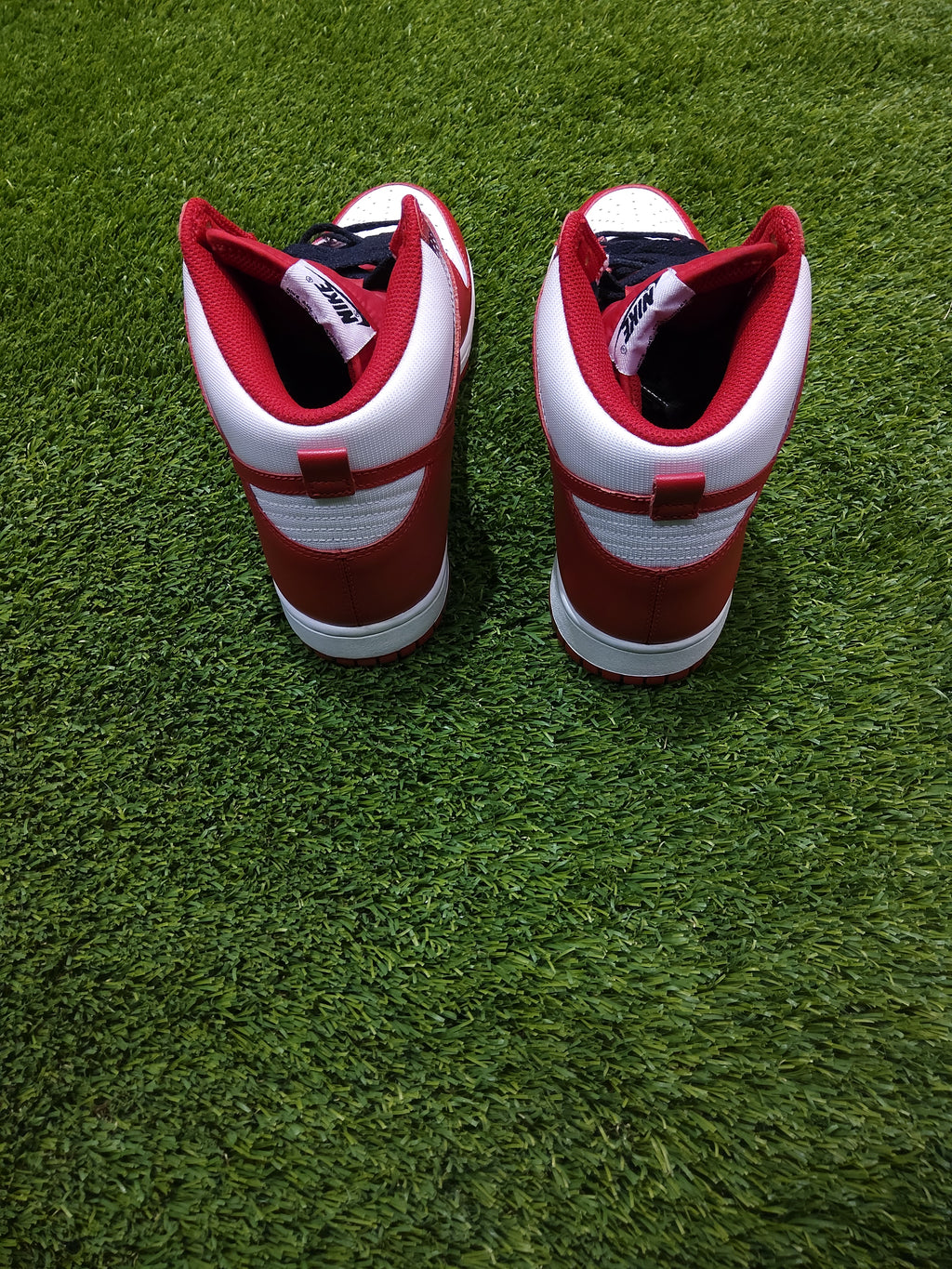 2009 Nike Dunk varsity red men's shoe size 9