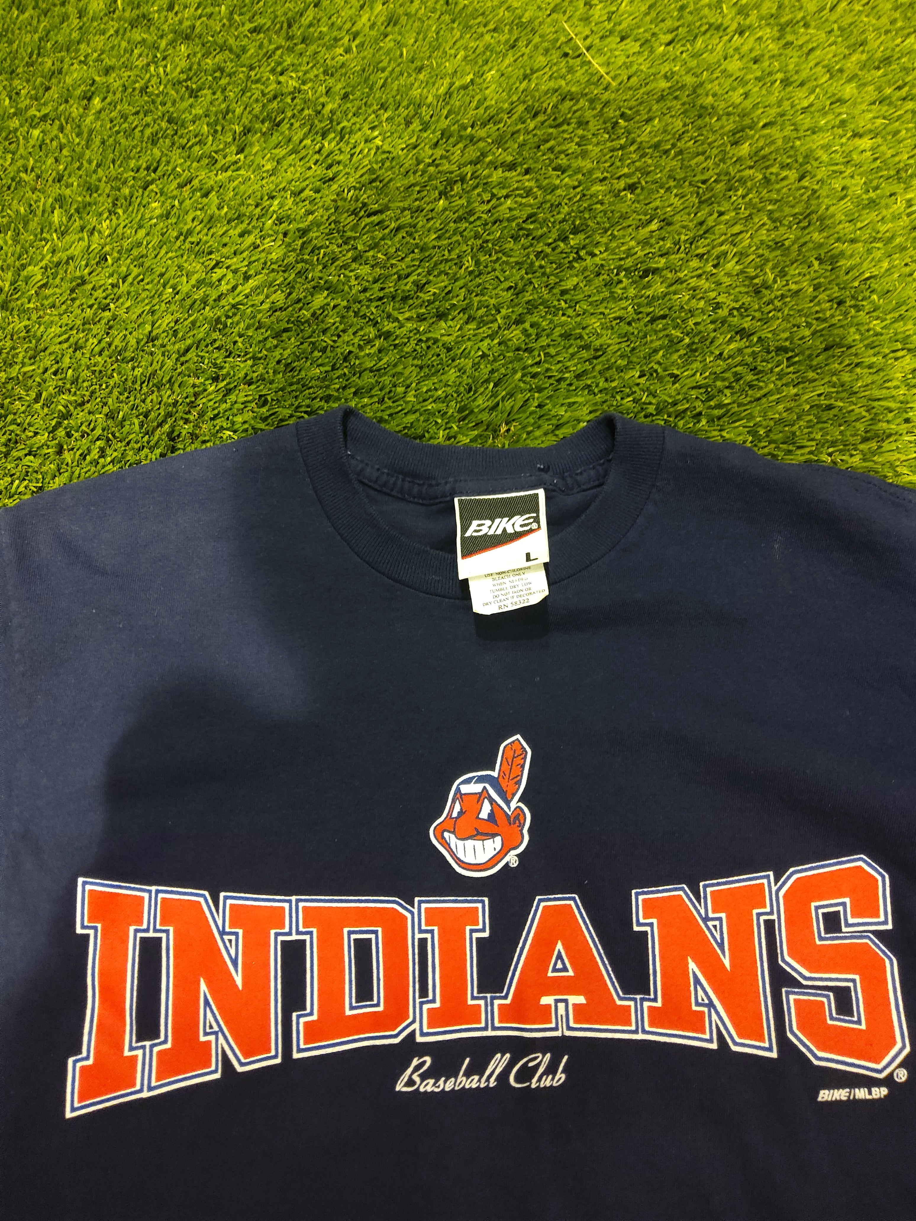Vintage Bike Cleveland Indians Spellout Kids Tee Size Large