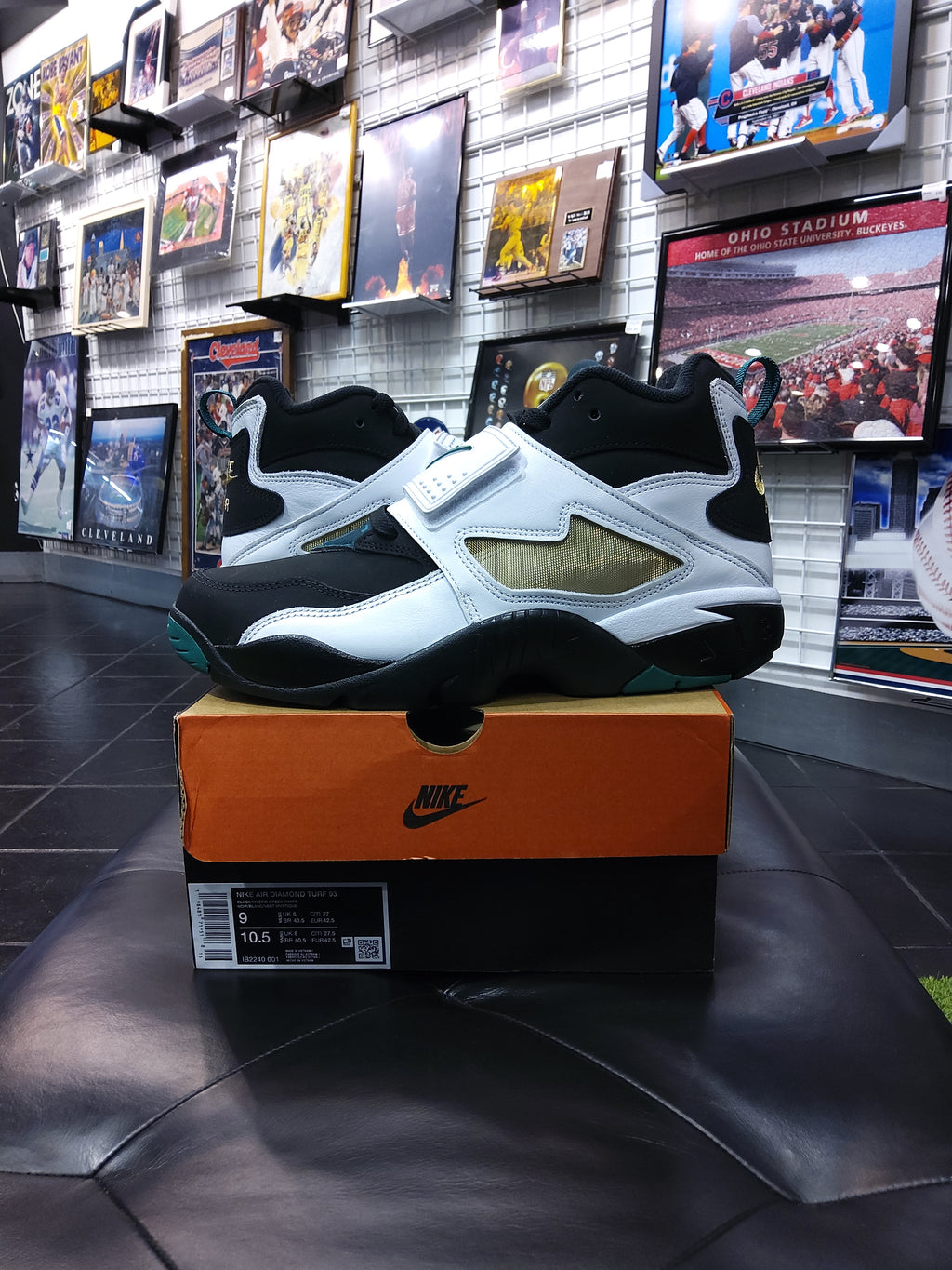 Nike Air Diamond Turf Emerald Size 9 Men's shoes