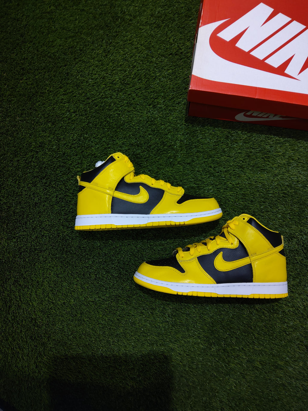 Nike Dunk High Size 11 varsity maize shoe