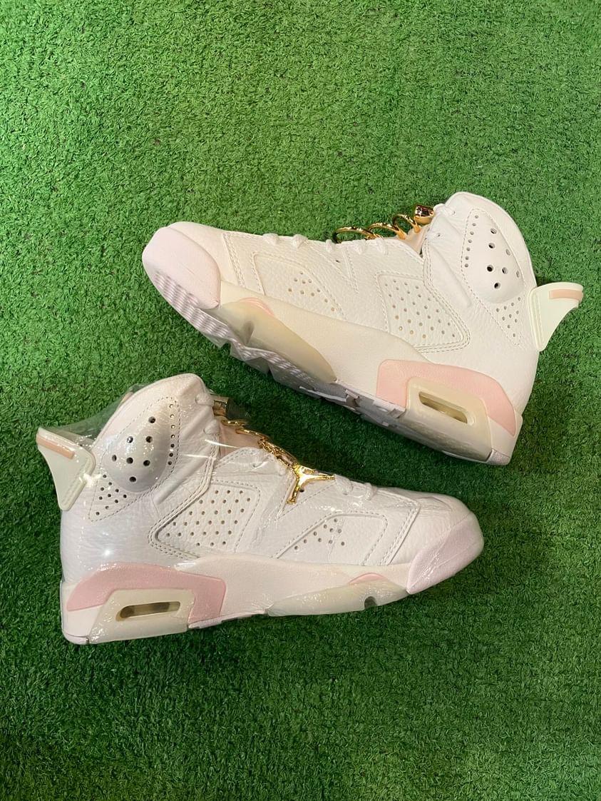 Air Jordan 6 Retro Gold Hoops Size 5.5 Womens shoes