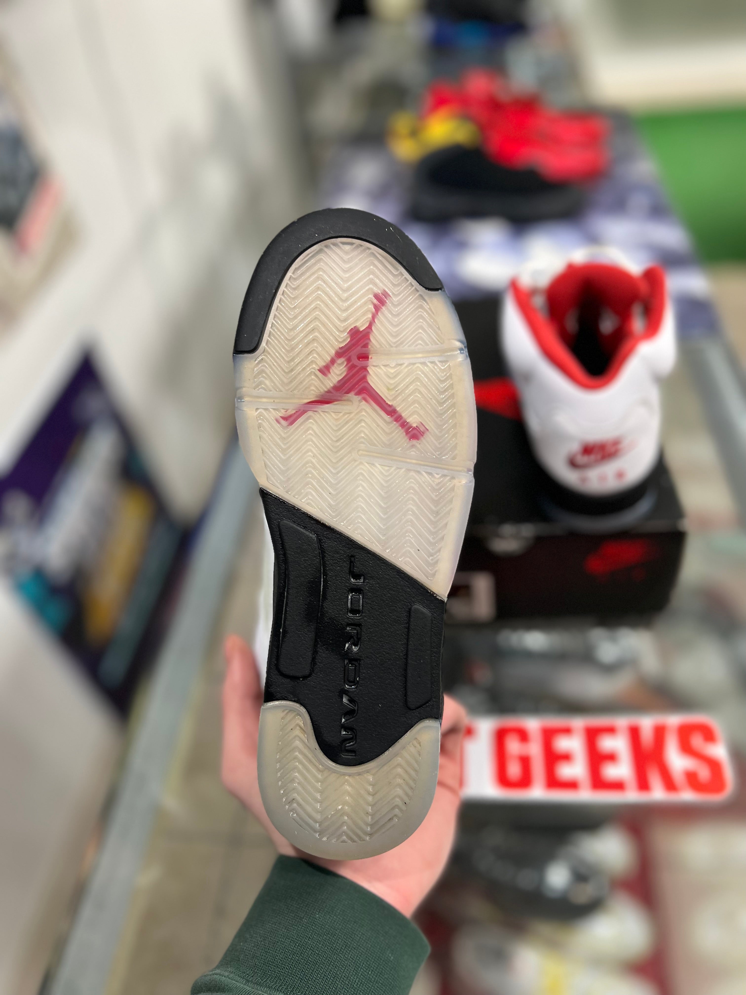 Pre Owned Air Jordan 5 Retro Fire Red Size 6y gs gradeschool shoes