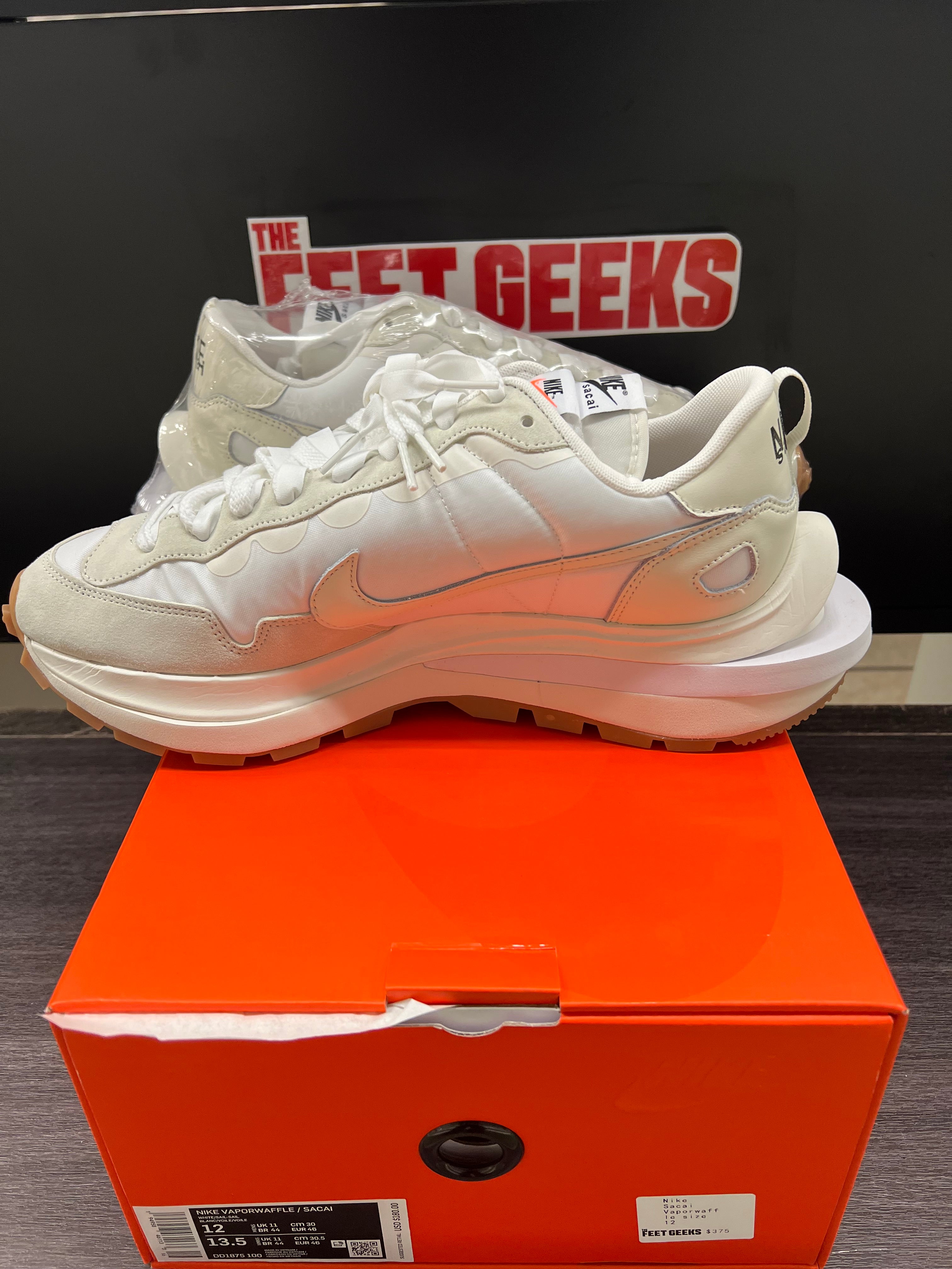 Nike Sacai Vaporwaffle white/gum men’s shoe