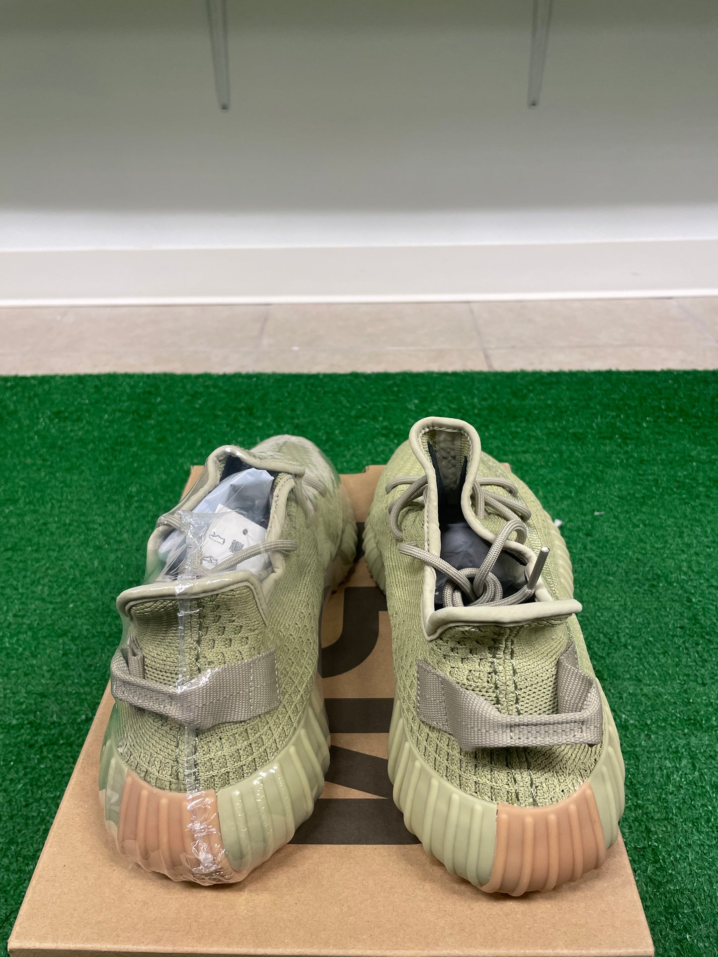 Men’s Adidas Yeezy Boost 350 Sulfur size 12 new with box