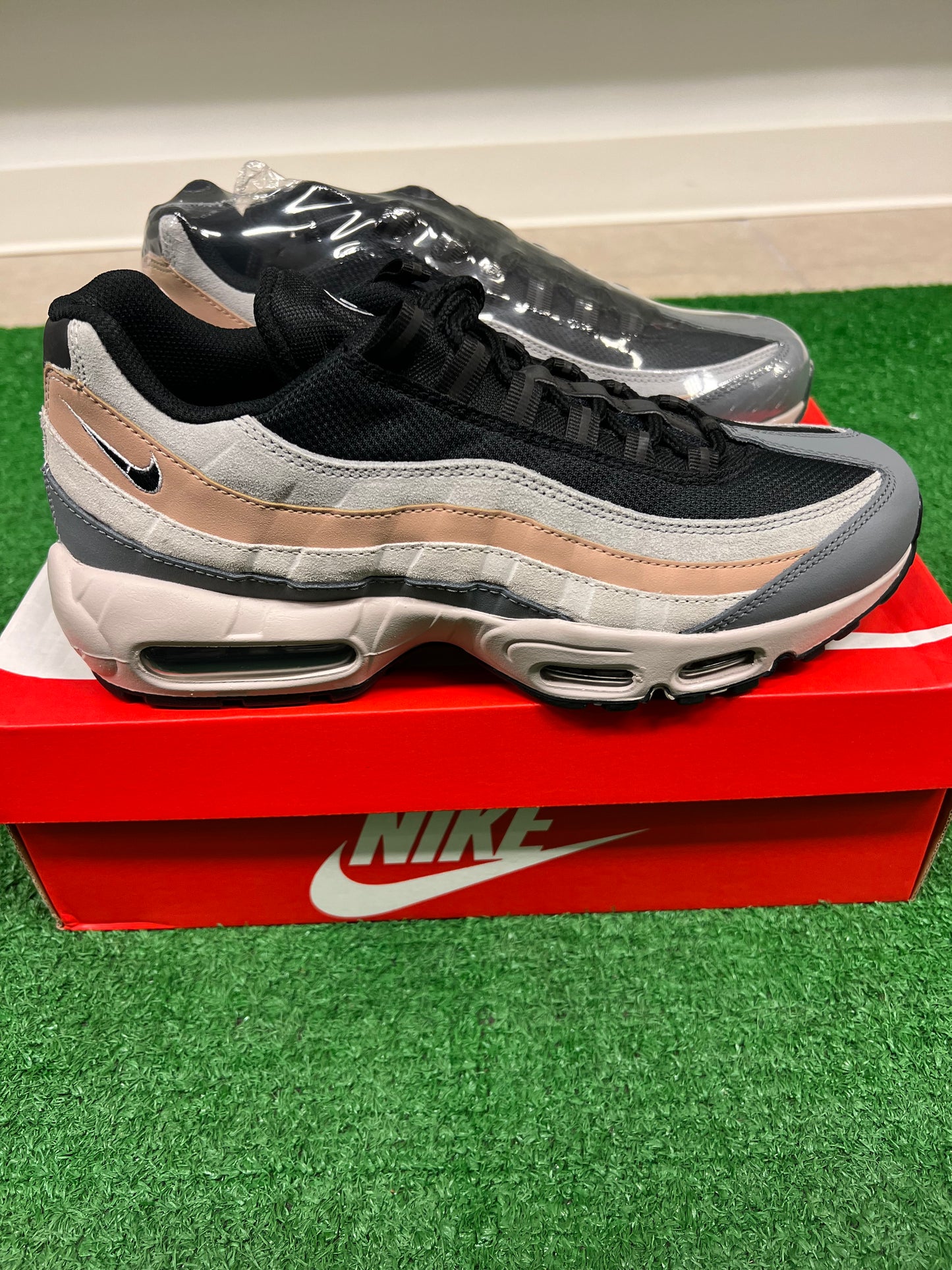 Men’s Shoes Nike Air Max 95 Black Beige Grey size 8