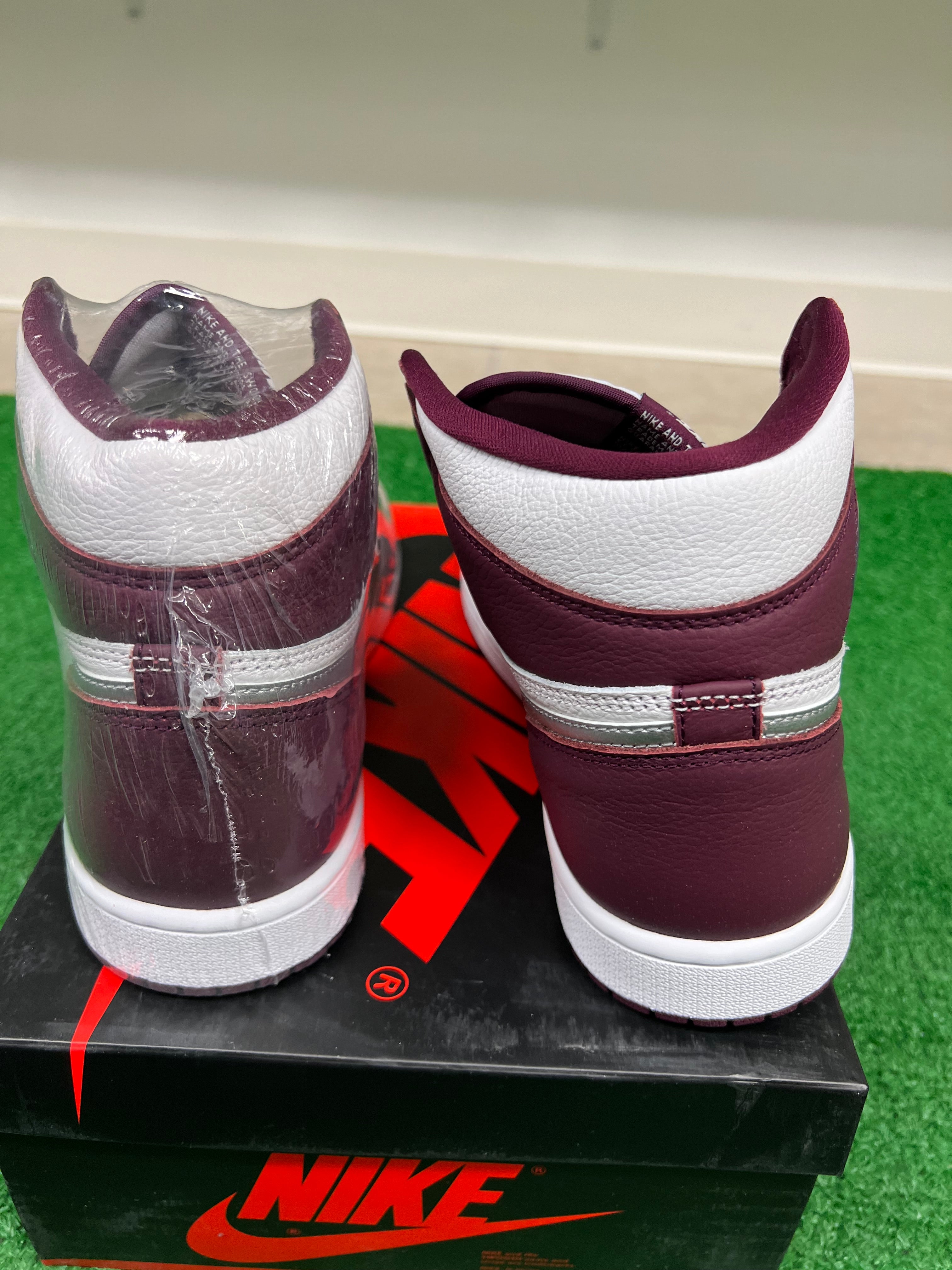 Air Jordan 1 Bordeaux men’s shoe