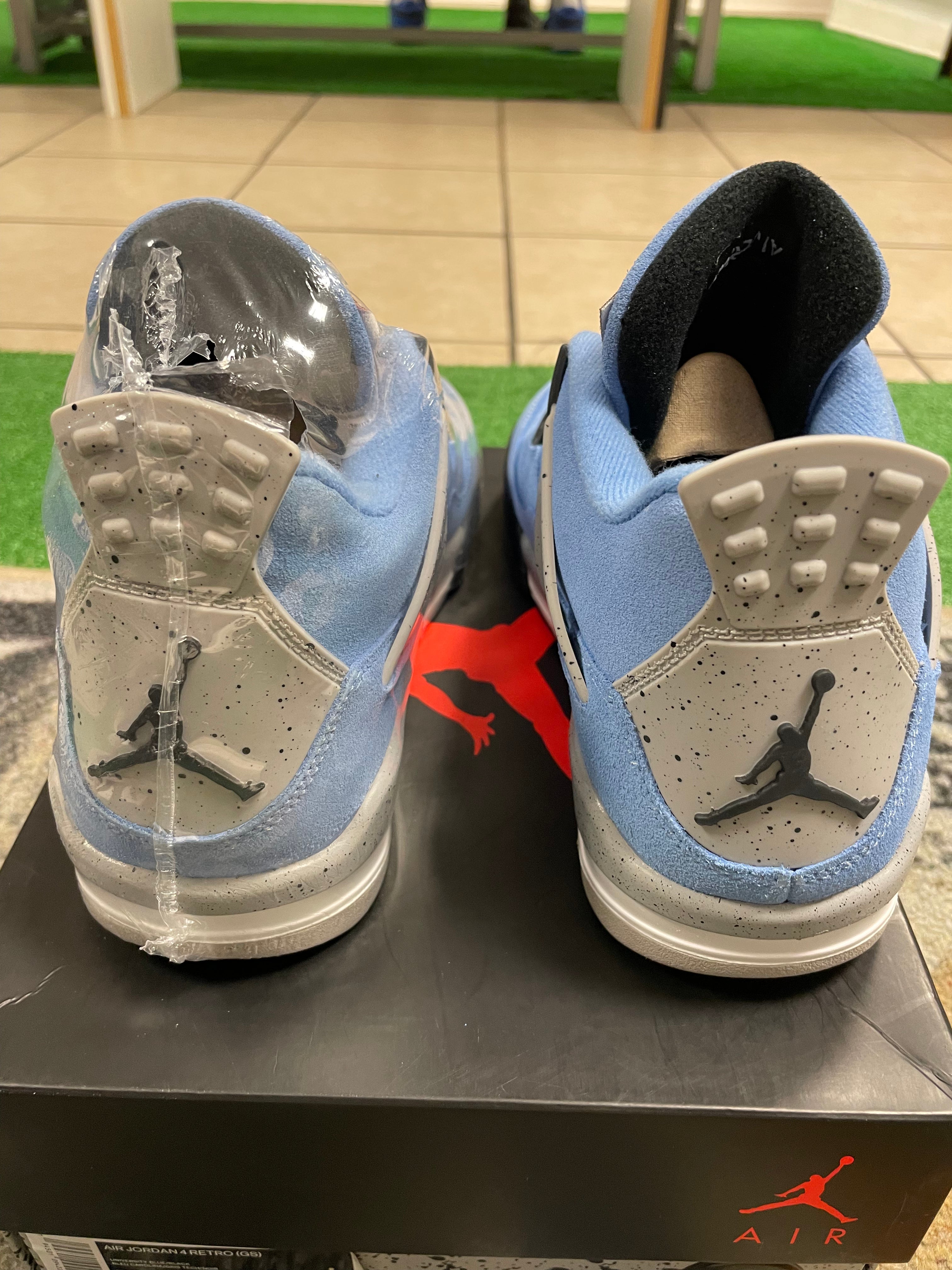Air Jordan 4 Retro UNC University Blue GS Grade School Shoes New with box
