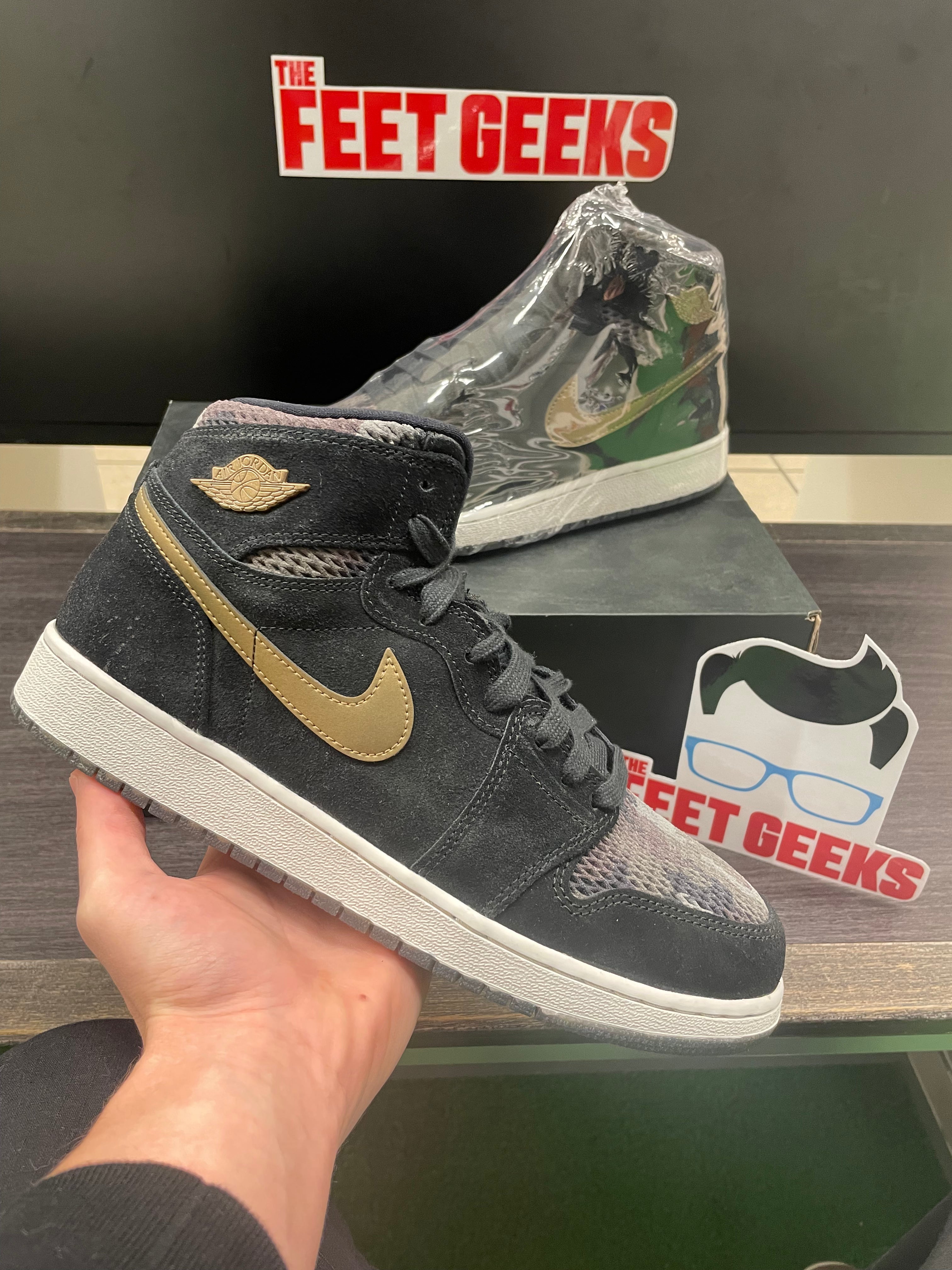 Air Jordan 1 mid heiress camo shoe new